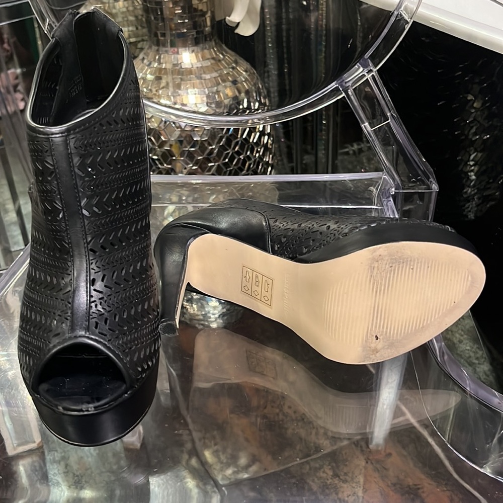 Sharp Shoes - image 3